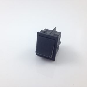 Interruptor Cuadrado Negro 4 Patas 21.5X26MM
